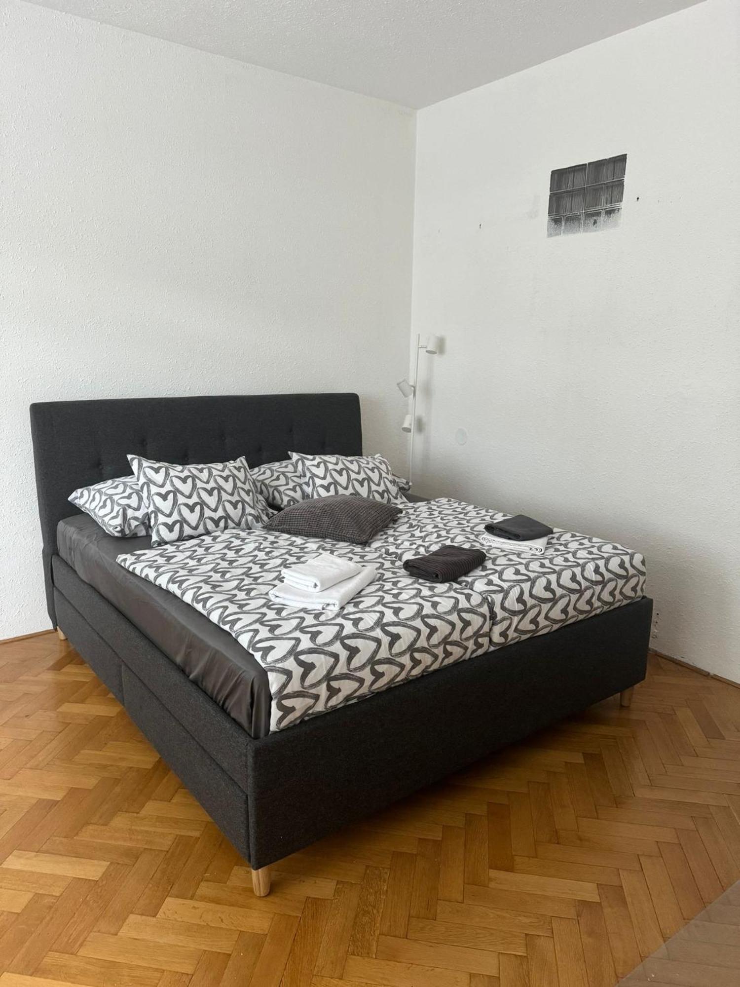 Studio Apartment Monte Bu Brünn Exterior foto