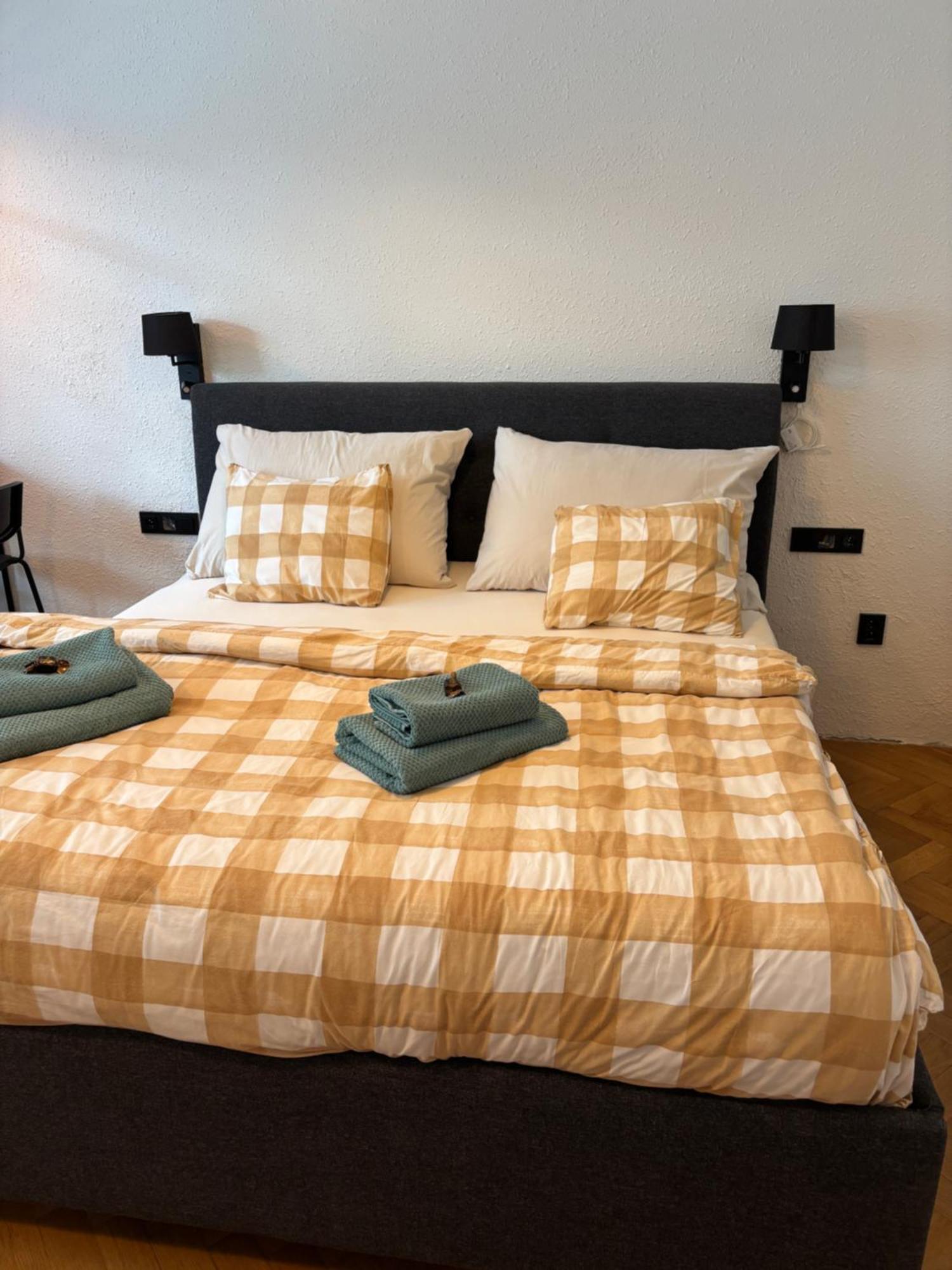Studio Apartment Monte Bu Brünn Exterior foto